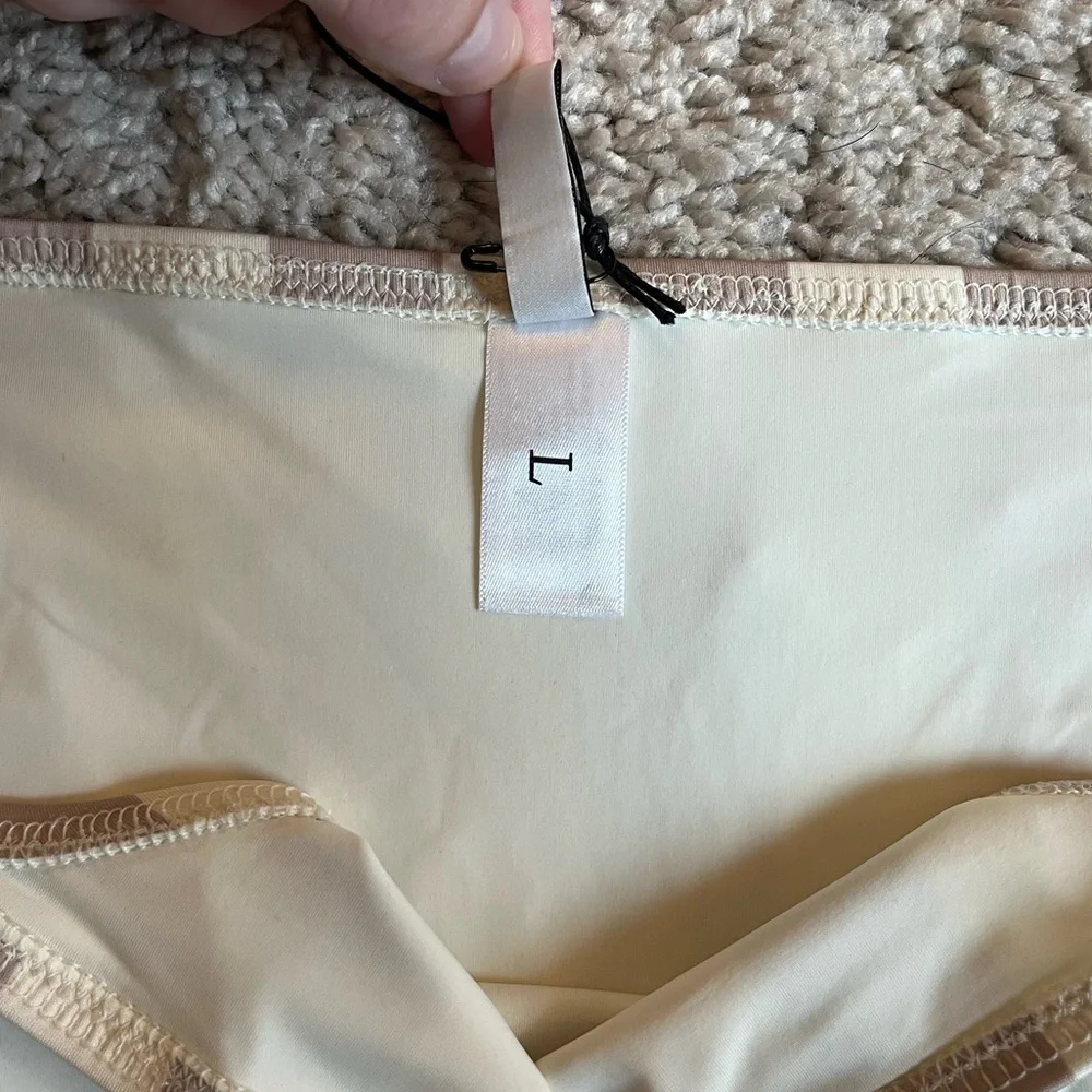 NWT Solid & Striped “The Morgan Bottom” in Tan and Cream Stripe | L